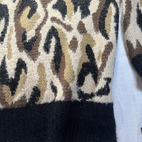 On Blue oversized cardigan sweater Womens M Abstract Animal Print - Picture 10 of 10